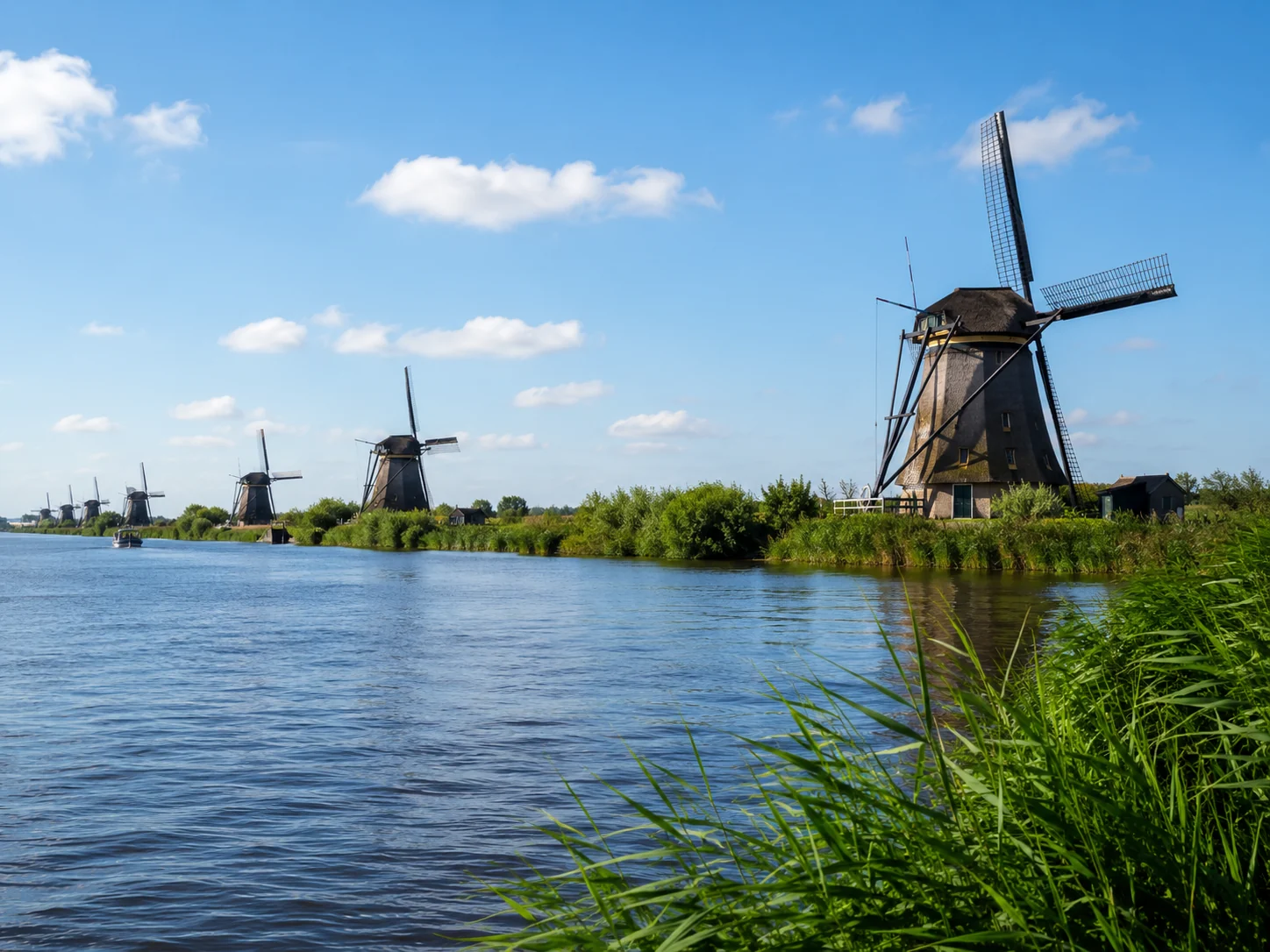 Kinderdijk windmills and the river Lek